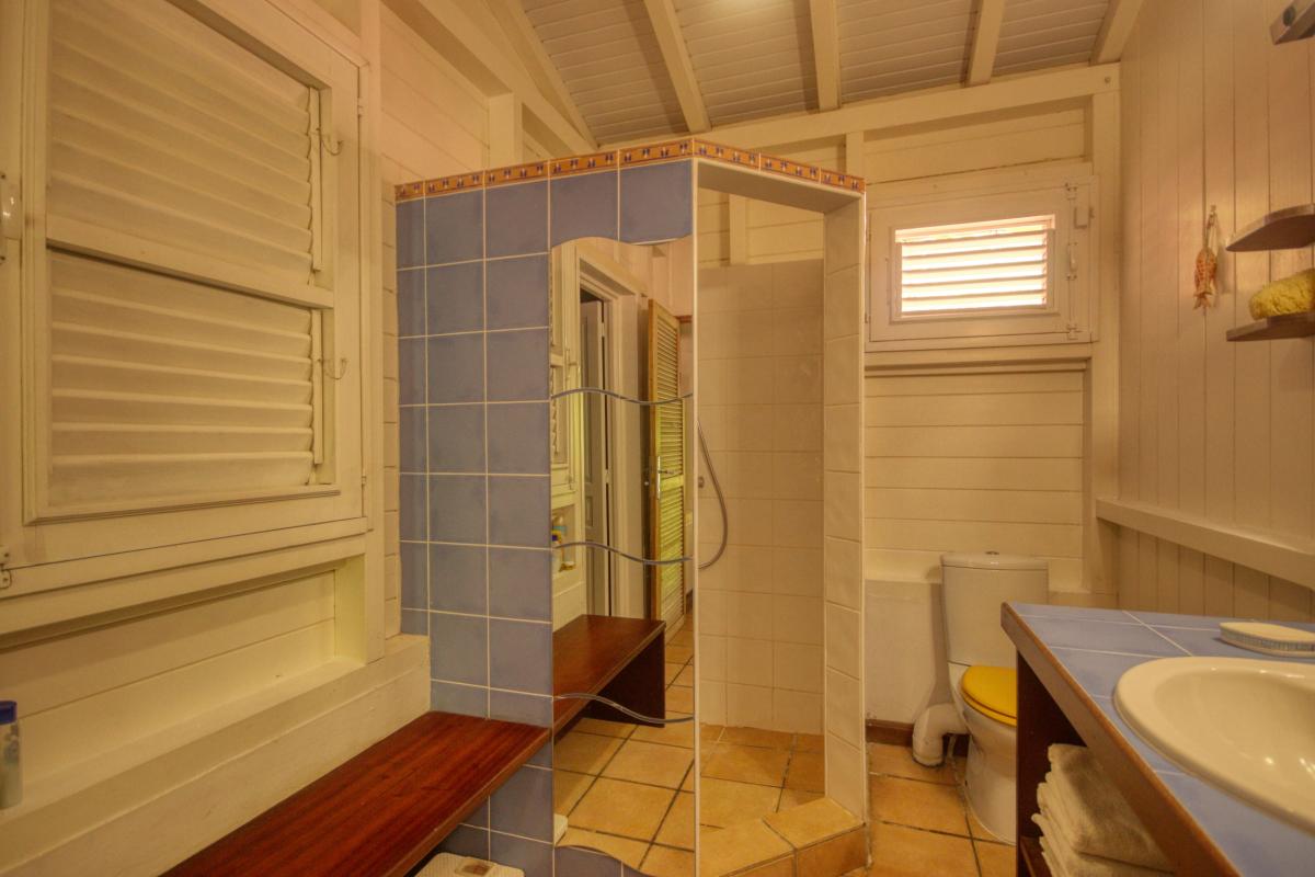 19 Villa rivière salée Martinique Chambre 1 et 2 salle d'eau douche